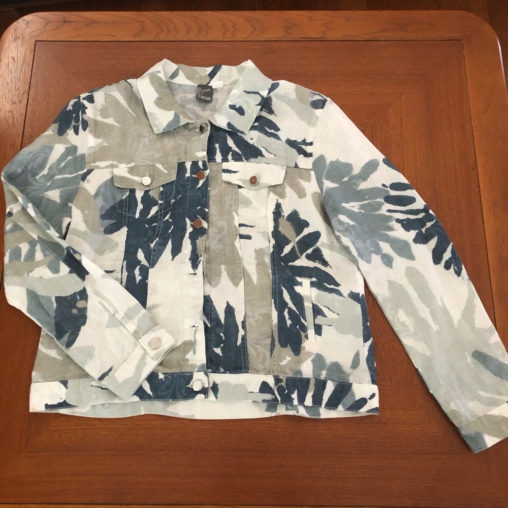 Leaf-Print Denim Jacket in Blue and Tan